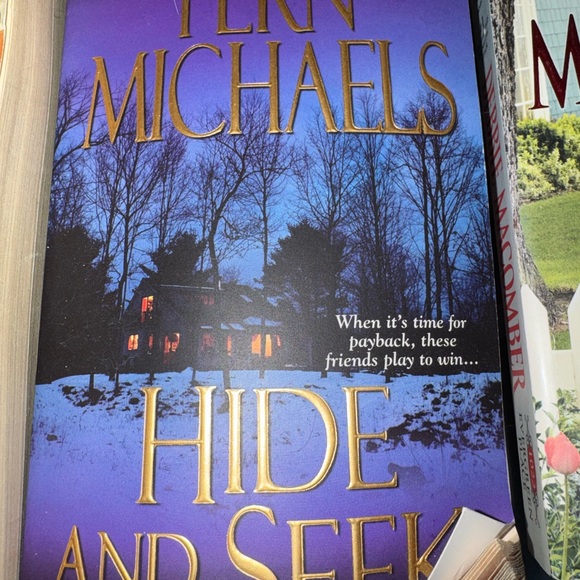 Assorted Fiction Books Collection - Picture 3 of 6